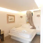 Ozar Mykonos بلاتيس يالوس